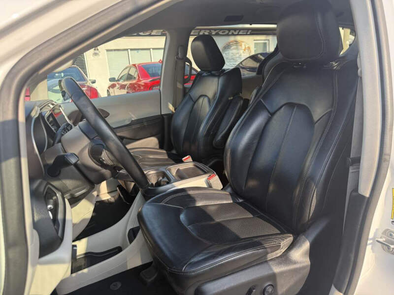 2018 Chrysler Pacifica Hybrid Touring L