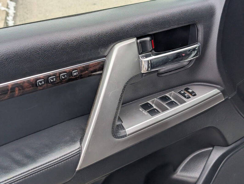 2013 Toyota Land Cruiser