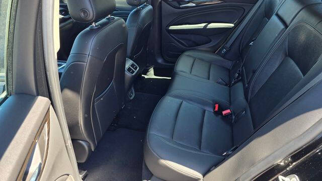 2018 Buick Regal Sportback Essence