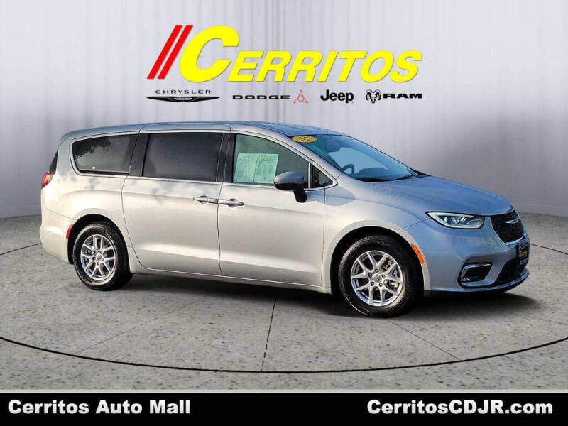 2023 Chrysler Pacifica Touring L