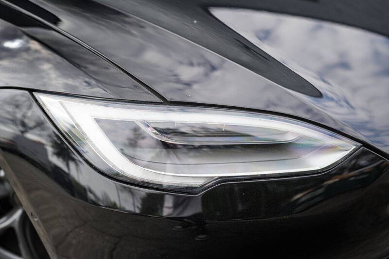 2022 Tesla Model S Plaid