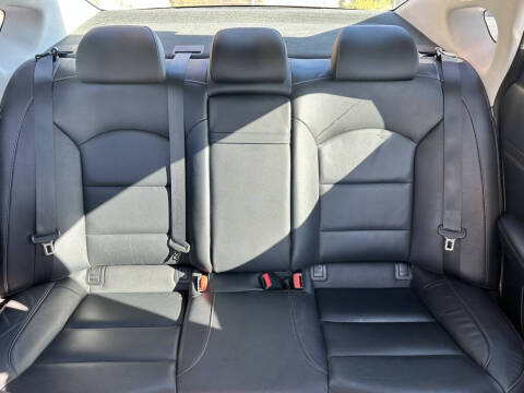 2017 Kia Cadenza Premium