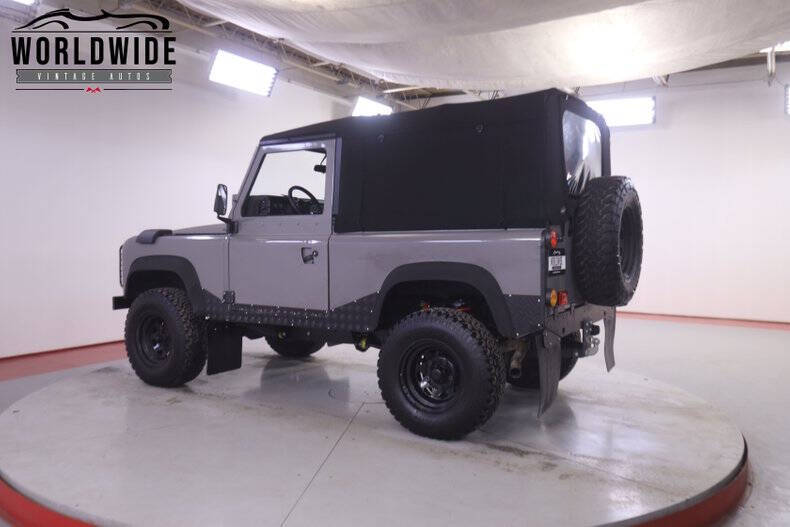 1984 Land Rover Defender