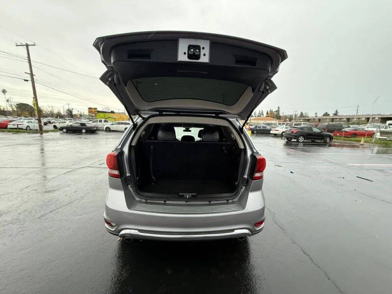 2018 Dodge Journey Crossroad