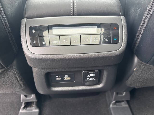 2023 Nissan Pathfinder Platinum