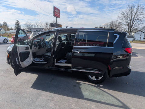 2017 Chrysler Pacifica Touring-L Plus