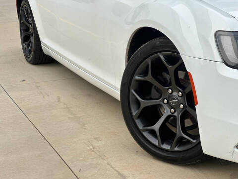 2019 Chrysler 300 Touring