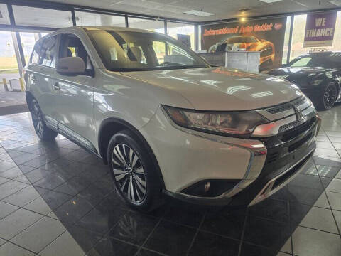 2019 Mitsubishi Outlander SE
