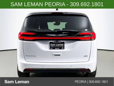 2026 Chrysler Pacifica Select