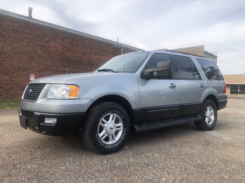 2006 Ford Expedition for sale at Jim's Hometown Auto Sales LLC in Byesville OH