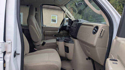 2011 Ford E-Series E-350 SD XLT