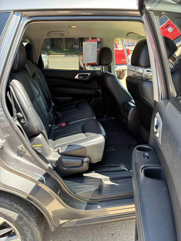 2017 Nissan Pathfinder SL