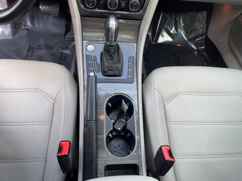 2016 Volkswagen Passat 1.8T SE