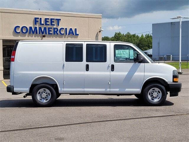 2025 Chevrolet Express 2500