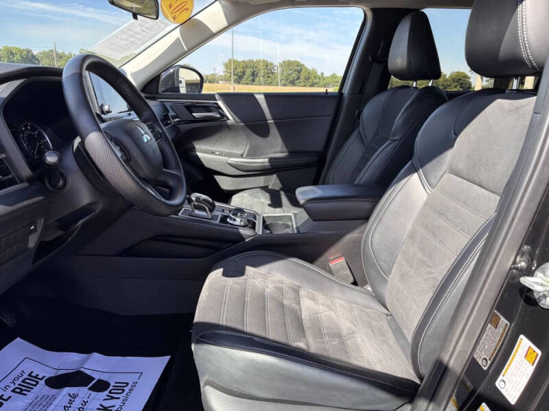 2024 Mitsubishi Outlander SE