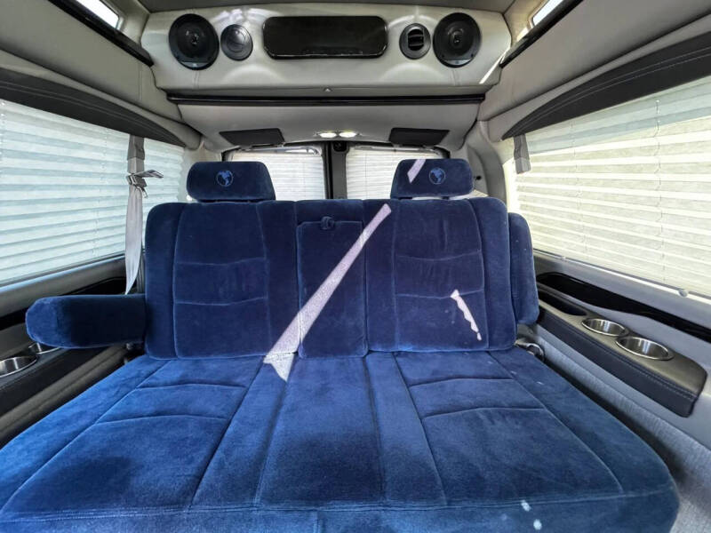 2025 Chevrolet Express 2500