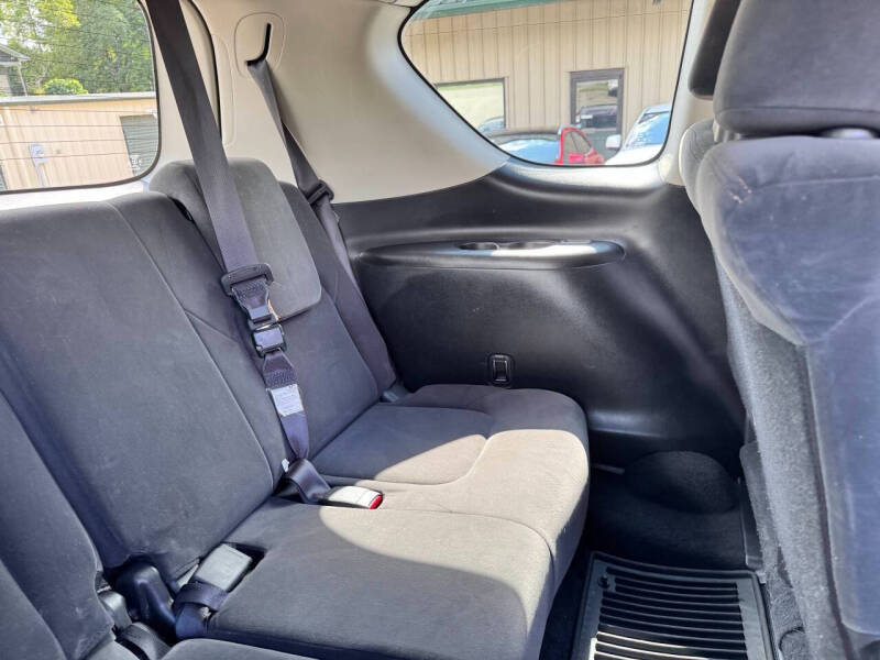 2017 Nissan Armada SV