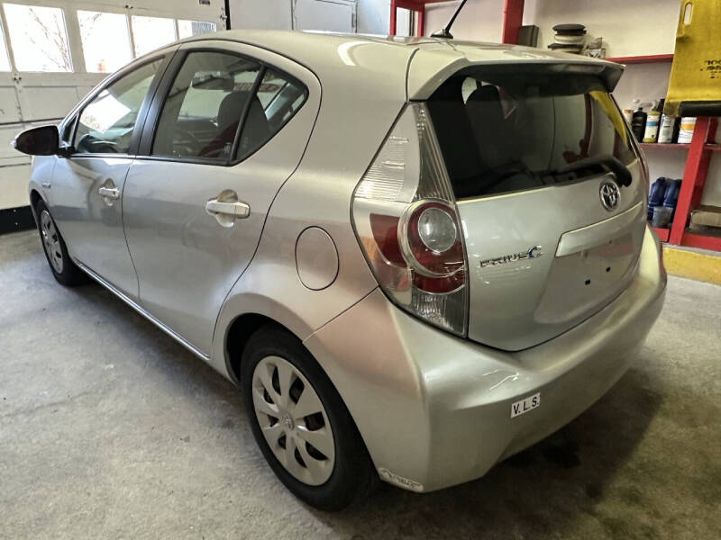 2014 Toyota Prius c Two