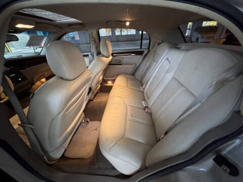 2005 Lincoln Town Car Signature Limited