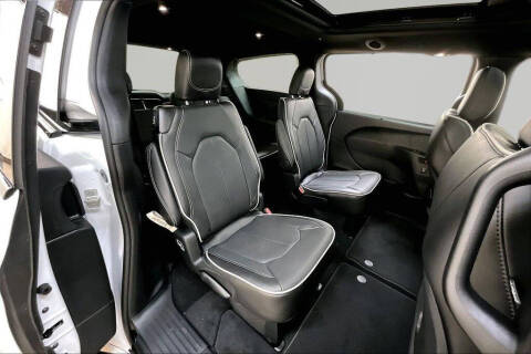 2027 Chrysler Pacifica Limited