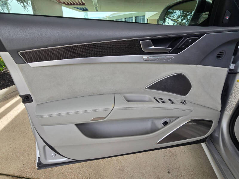 2014 Audi S8 4.0T quattro