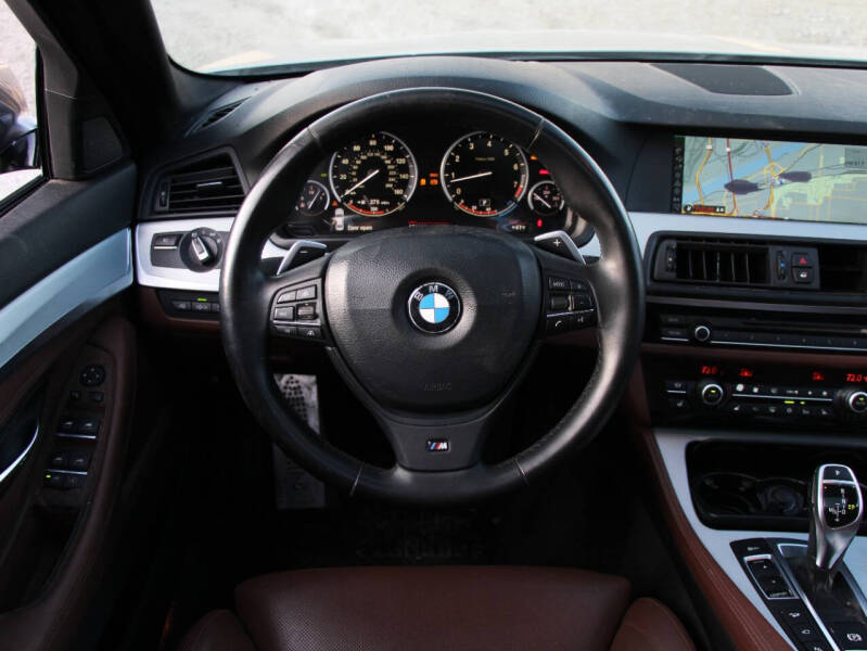 2011 BMW 5 Series 550i xDrive