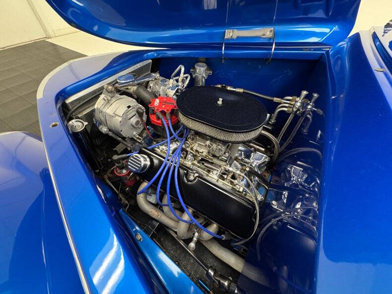 1937 Ford Deluxe