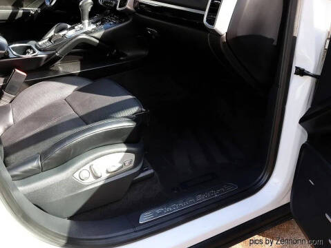 2017 Porsche Cayenne Platinum Edition