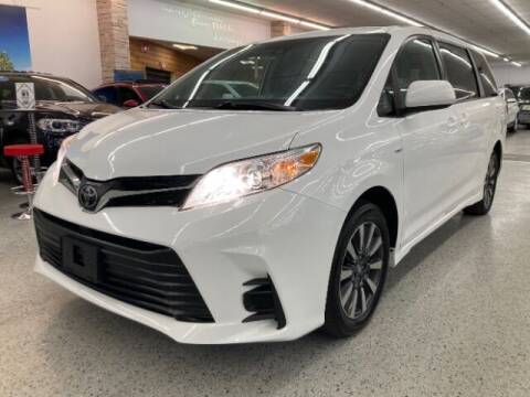 2019 Toyota Sienna for sale at Dixie Imports in Fairfield OH