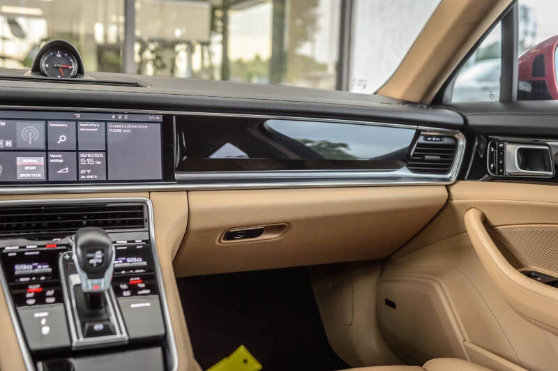 2018 Porsche Panamera 4