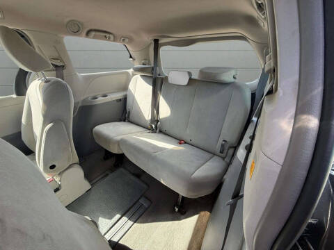 2013 Toyota Sienna L 7-Passenger