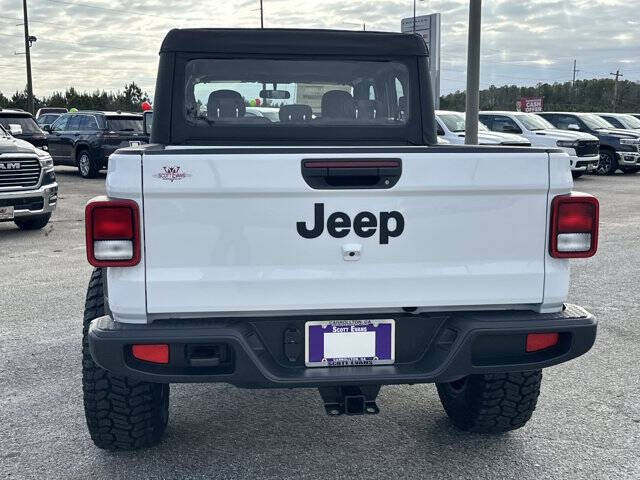 2026 Jeep Gladiator Sport