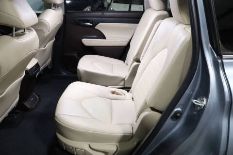 2022 Toyota Highlander Hybrid XLE