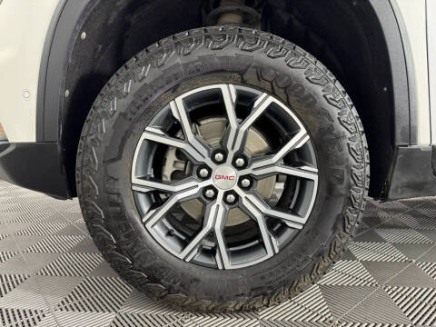 2024 GMC Acadia AT4
