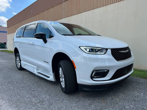 2024 Chrysler Pacifica Touring L