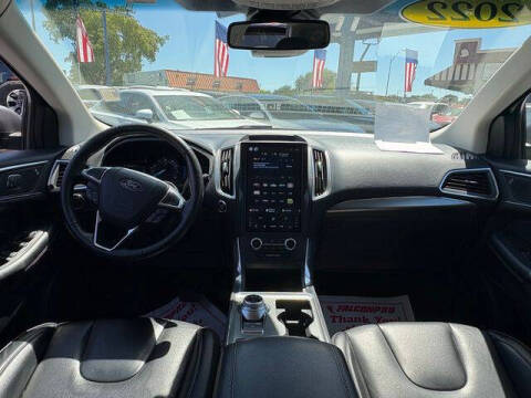 2022 Ford Edge Titanium