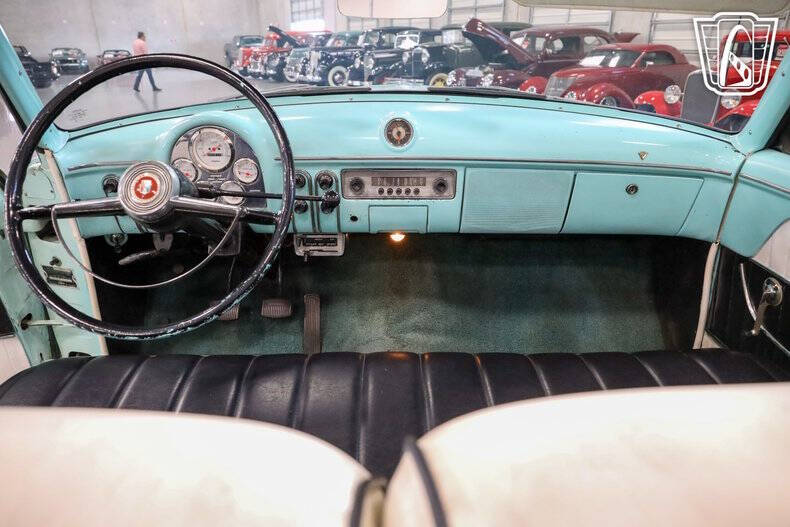 1953 Ford Crestline
