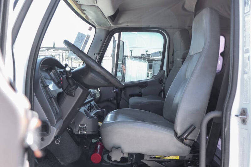 2013 Freightliner M2 112