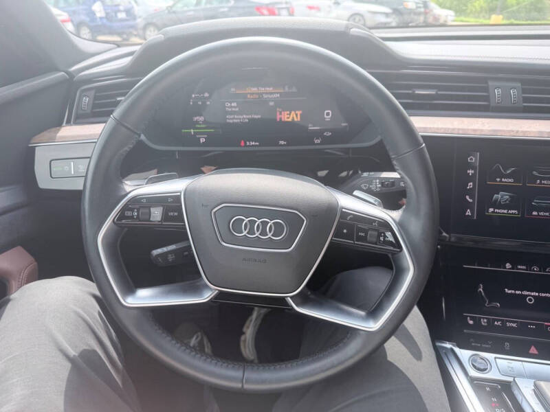2021 Audi e-tron quattro Prestige