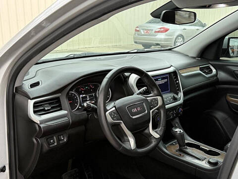 2017 GMC Acadia SLE-2