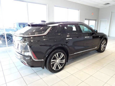 2024 Cadillac LYRIQ Luxury 2