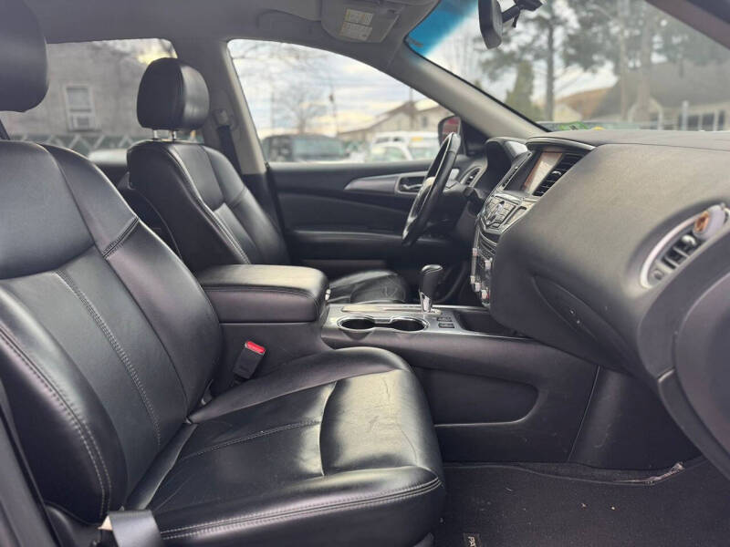 2018 Nissan Pathfinder SL