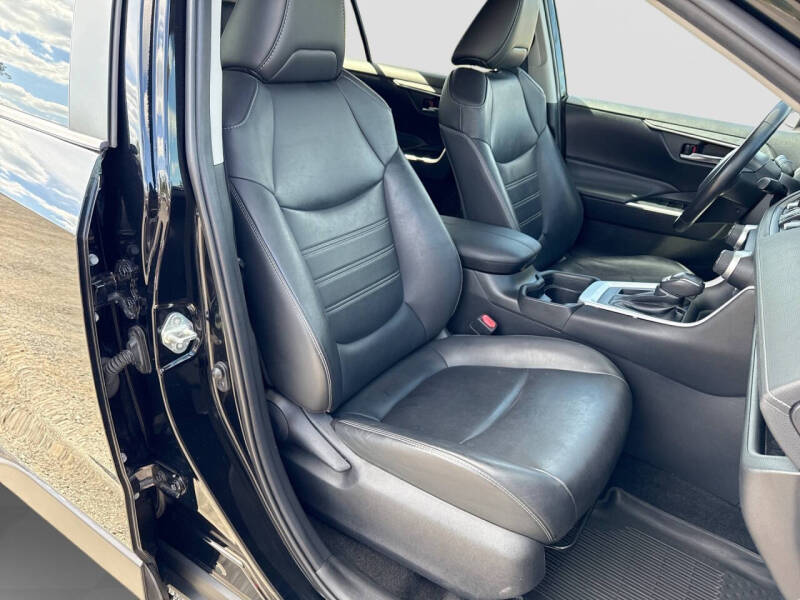 2019 Toyota RAV4 XLE Premium