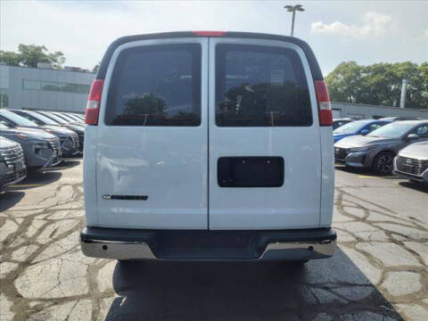 2022 Chevrolet Express 2500