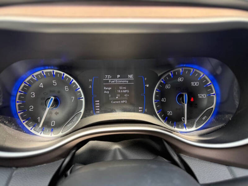 2023 Chrysler Voyager LX