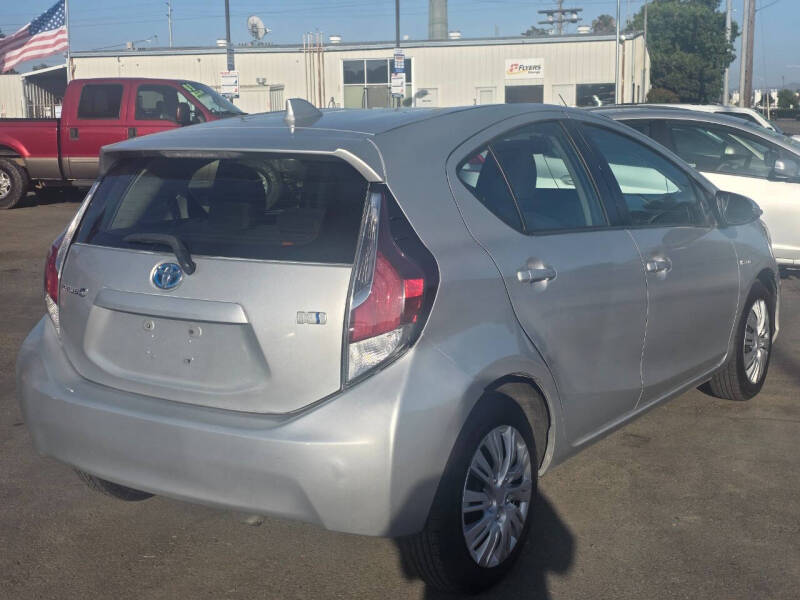 2015 Toyota Prius c Two