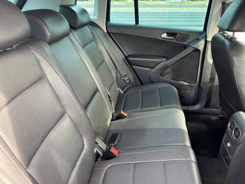 2011 Volkswagen Tiguan SE