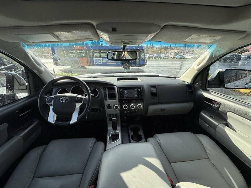 2016 Toyota Sequoia SR5