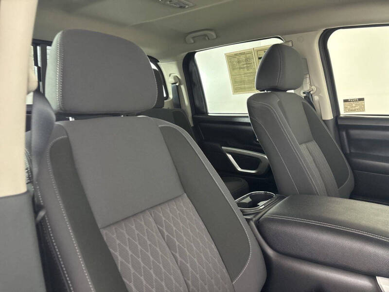 2024 Nissan Titan XD SV