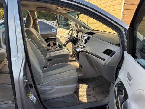 2012 Toyota Sienna